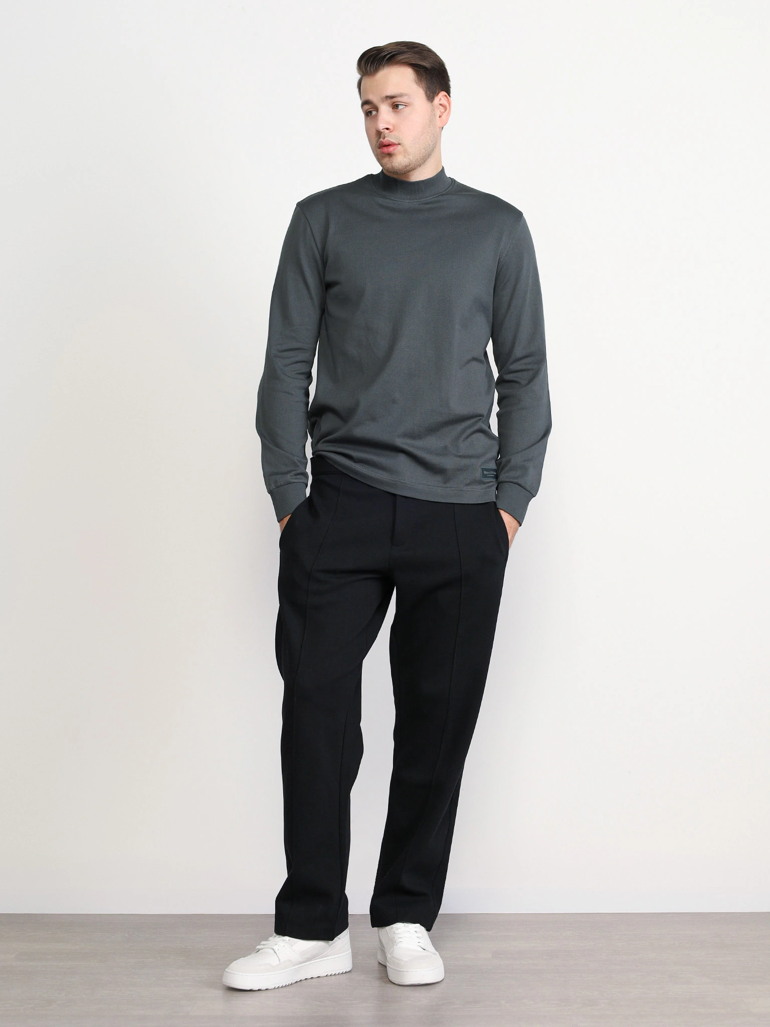 Футболка зеленого цвета из хлопка с длинным рукавом